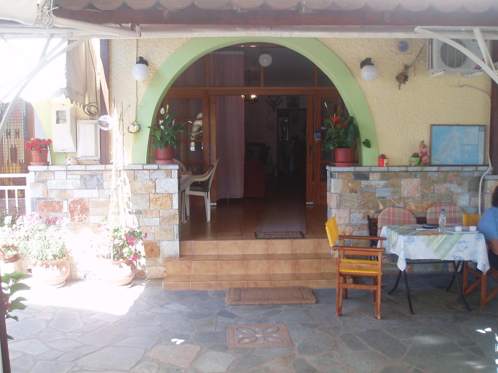 Haravgi Hotel Patitiri  Ngoại thất bức ảnh